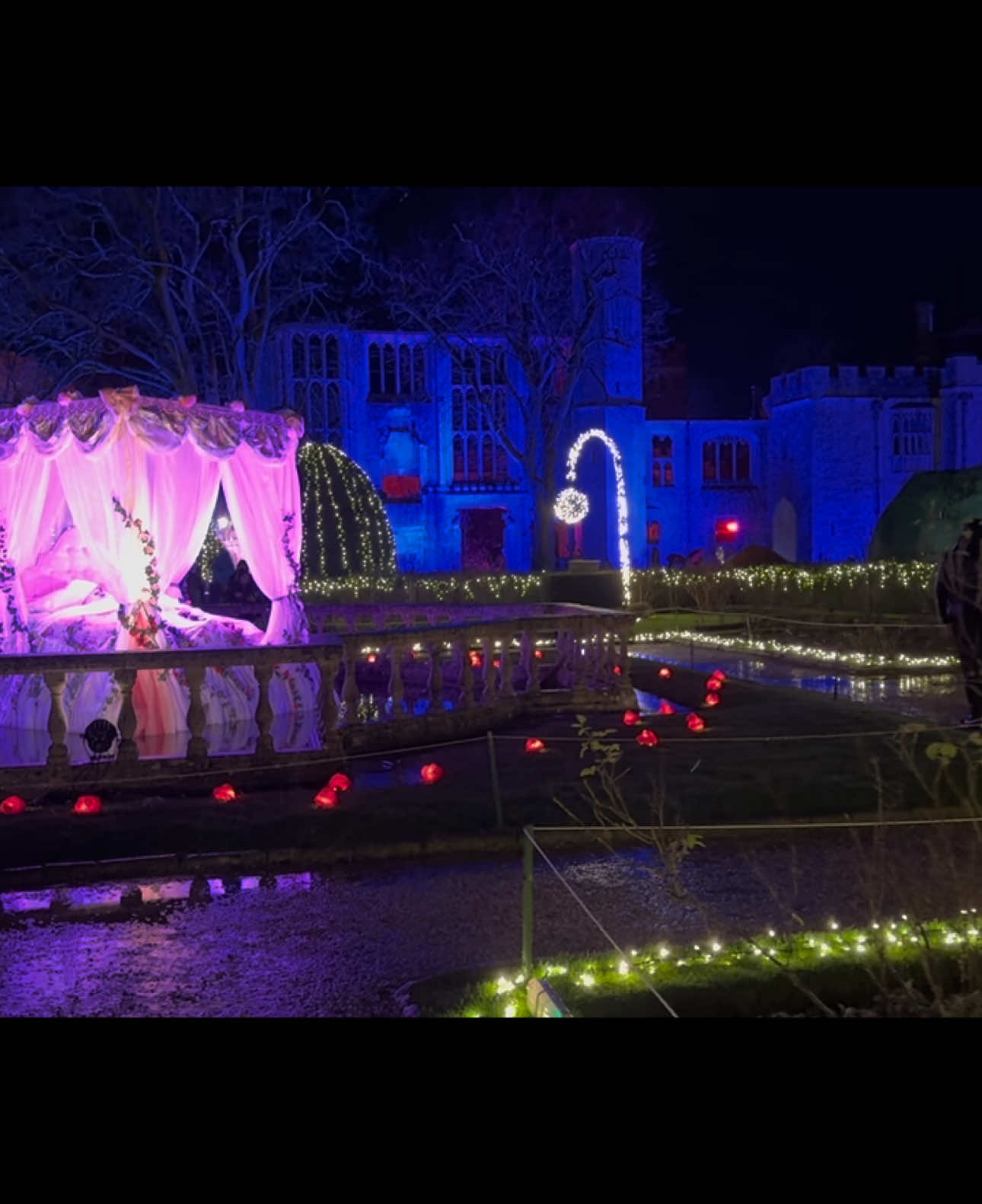 #sudeleycastle #castle #christmas2024 #christmaslights #lightshow #festive #spectacle 