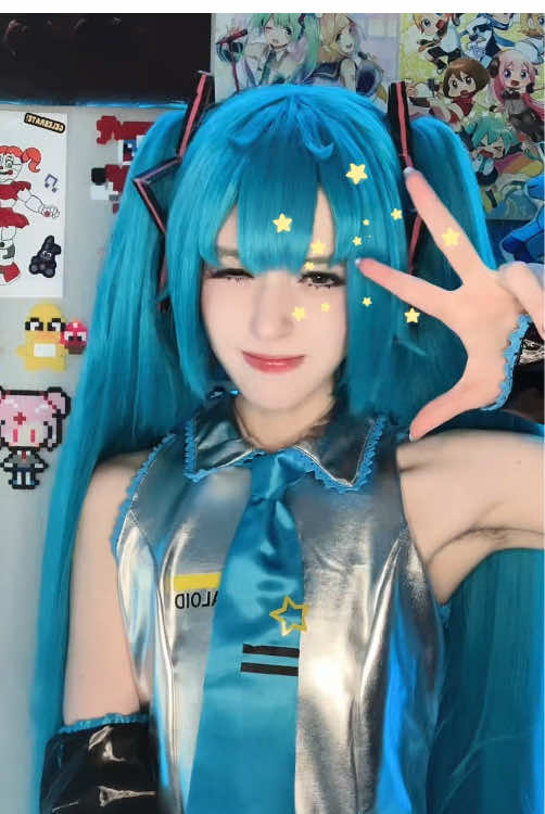 “no way…blue posting 2 vids in 1 day?!” ik, I surprise myself :P #hatsunemiku #mikucosplay #hatsunemikucosplay #vocaloid #vocaloidcosplay #cosplay #fyp 