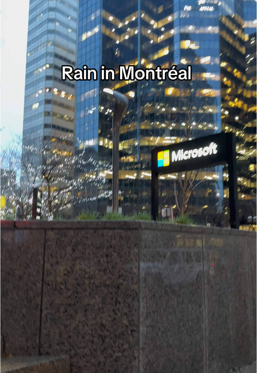 Rain in Montreal #rain #canada🇨🇦 #downtown #explorecanada #montreal #traveltiktok 