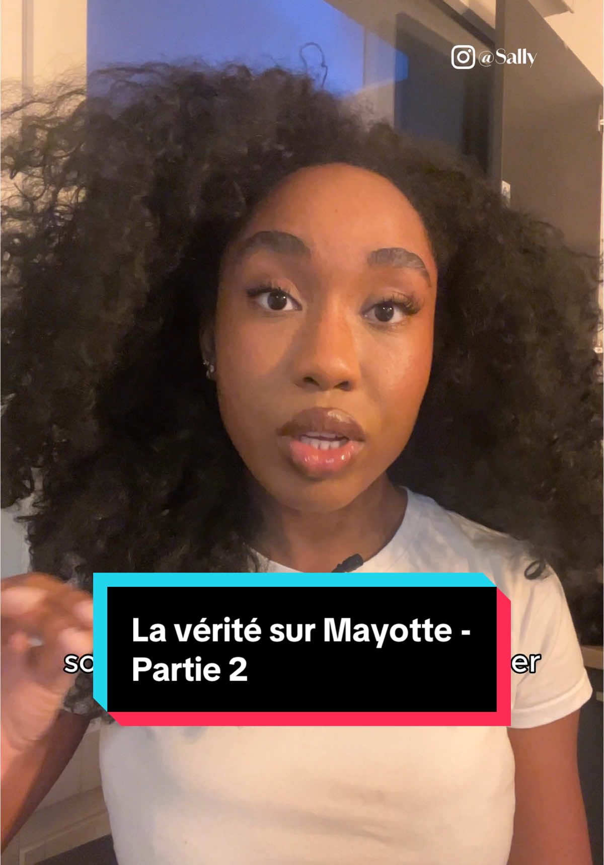 ‼️🇾🇹 J’ai reçu des témoignages de Mayotte qui sont juste révoltants : les fonctionnaires de métropole sont évacués d’urgence alors que les Mahorais sont laissés pour compte. Les réparations qui sont faites de manière discriminatoire (les familles « importantes » en premier), la nourriture et l’aide qui n’arrivent toujours pas, les cad*vres qui se font « sentir », des familles à qui on donne 2 boîtes de conserve pour tenir la journée, des personnes en situation irrégulières qui se laissent mourir par peur d’être expulsés, la situation ne fait qu’empirer et l’aide nécessaire n’est pas encore arrivée…#Mayotte #pourtoi #fyp  