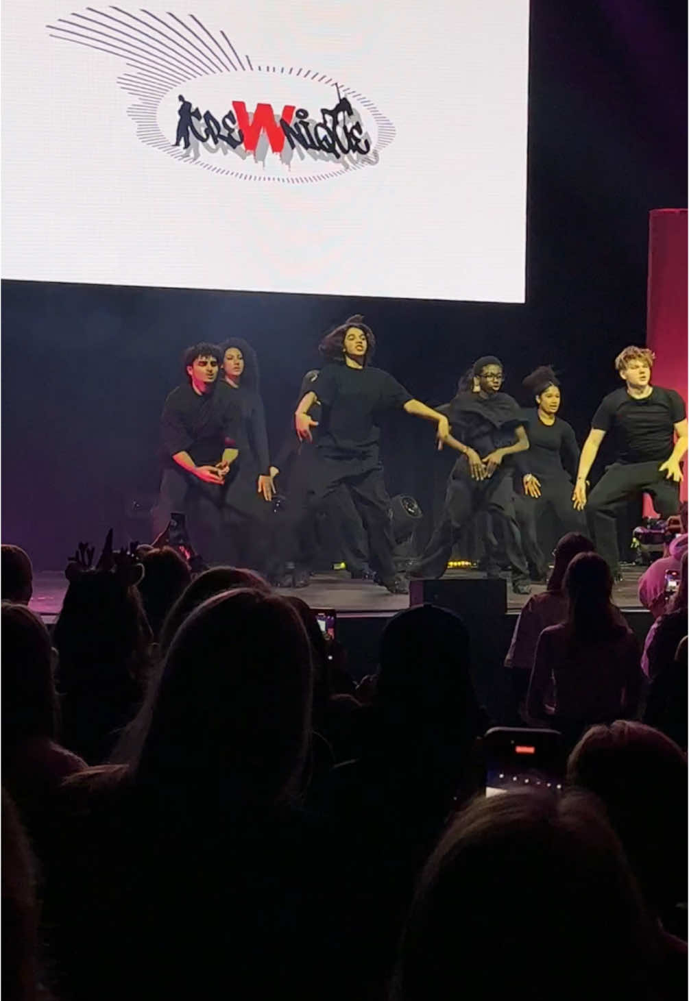 @creWnique einfach als Surprise Act bei der Alpha Females Tour 💕 @samro 🫧 @Kimisinamood @STACHEL  #fyp #viralvideos #goviral #fy #crewnique #alphafemales 