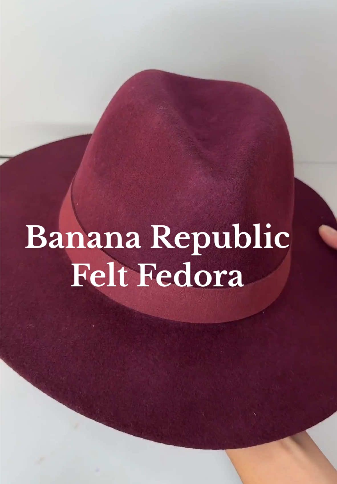 ✨FELT FEDORA @Banana Republic Banana Republic 🤎Stylish hat , fashionable color . 100% recommended, the quality is excellent . Hurry up while discounts! There are different colors, in the next video brown🤎  #bananarepublic #bananarepublicfactory #fashion #unpackwithme  #tryon #unboxingvideo #hat #feltseason #felt #burgundy #fedora 