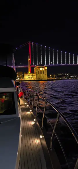 Kederimde bir aşk.🎧❤️ İstanbul.❤️🇹🇷 🇹🇷 ❤️ 🇹🇷 #2025 #istanbul #turkey🇹🇷 #bosforistanbul #bosfor #tour #travel #bosphorus #explore #trendingsong #fyp #viral_video #turkishseries #foryoupage❤️❤️ #goviral #istanbulcity #flover #fypp 