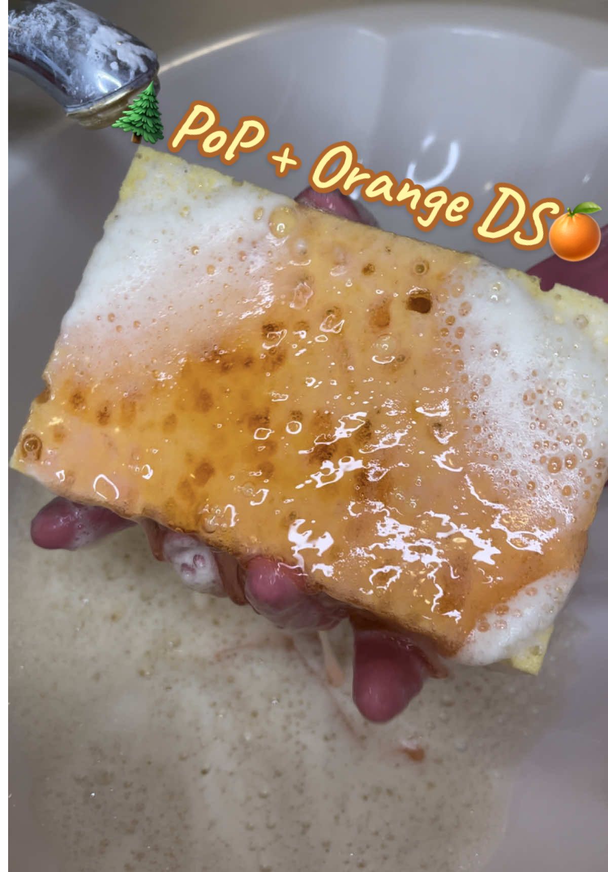 a very delicious smelling pine jelly fail😭 orange ds/PoP for these yummy watery squeezes on my mini #shortysponge  #dishsoap #dsbombs #satisfyingasmr #rinsewater #rinse #pinkrinse #spongesuds #sudssquad🧼 #satisfyingsounds #waterysqueezes #spongewaterfalls #CleanTok #spongetok #pineopine #mixatyourownrisk⚠️ 