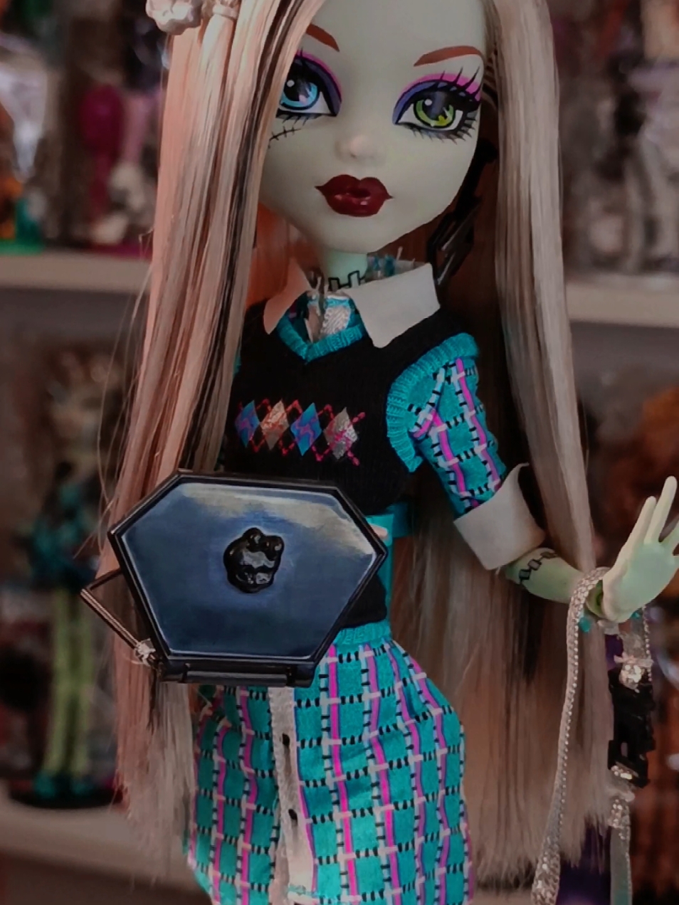 Monster Hihg School out #fyp #fypSviralQtiktok #Viral #viralditiktok #monsterhigh #monsterhigh #monsterhighdolls #monsterhigh2022 #dolls #muñecas #monsterhighedit #draculaura Hcleodenile #clawdennwolf #lagunablue #frankiestein Hghouliayelps #monsterhigh #collector #matel #Viral #fashiontiktok #mattel #paratiiiiiiiiiiiiiii #paratí #monsterhigh #mexico #bolivia #ussa #monster #danwofthedance #dancer #dawn #dance #monsterhigh 