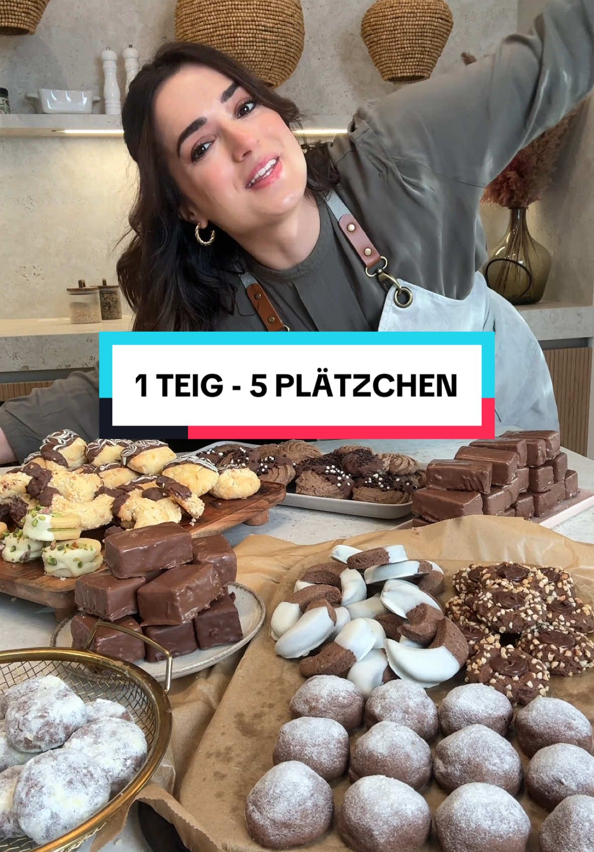 1 Teig - 5 vollkommen unterschiedliche Plätzchen. Eins war leckerer, als das andere 😍 Rezept? #kikiskitchen #einteigfünfplätzchen #1teig5plätzchen #plätzchenrezepte #keksebacken #TikTokFood #backen #baketok #keksedekorieren 