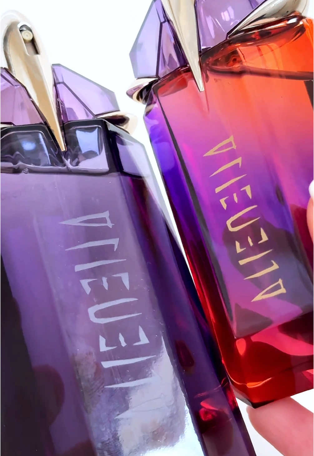 Two perfect winter perfumes 💜@Mugler  #giftsforher #christmasgift #cutegifts #viralbeauty #howtosmellgood #viralperfume #howtosmellgood  #perfumecollection #alienmugler #mugler #perfumetiktok #winterfragrance #GiftedByMugler #AlienHypersense #newfragrance #perfumetok #fragrancetiktok #fyppp  