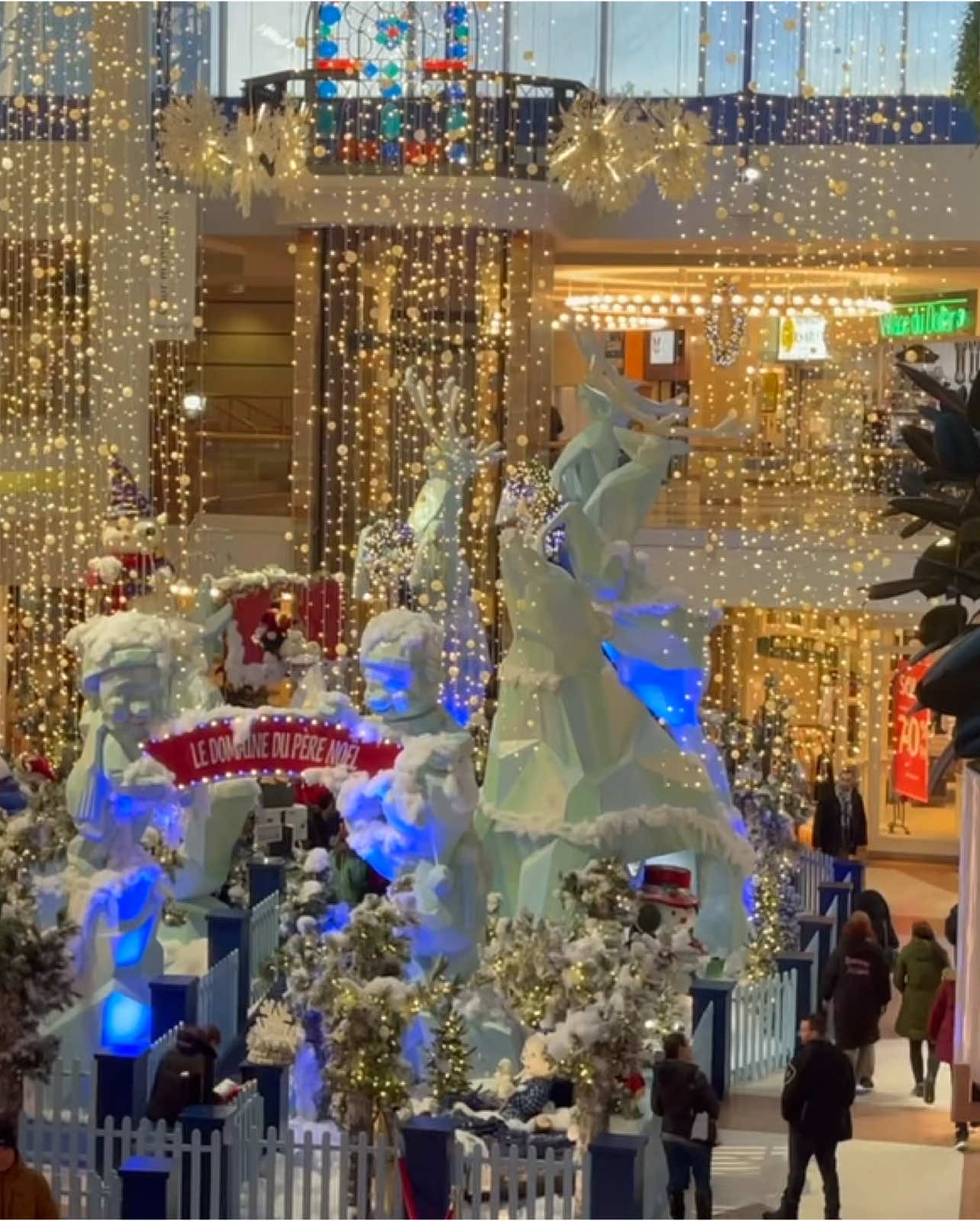 Montreal Place Versailles Mall 2024  #placeversailles #placeversaillesmall #placeversaillesmall2024 #montrealmall #mall #shoppingmall #shops #christmasshops #christmastree #christmasdecor #decor #christmasdisplays #christmas #merrychristmas #xmas #christmas2024 #christmaslights #santa #santaclaus #reindeer #northpole #winter #amusement #attraction #montreal #quebec #canada #travelvlog #travel #traveller #travelvideo #ontariotravel #canadatravel #youtuber #youtube #4k #fур #trending #tiktok 