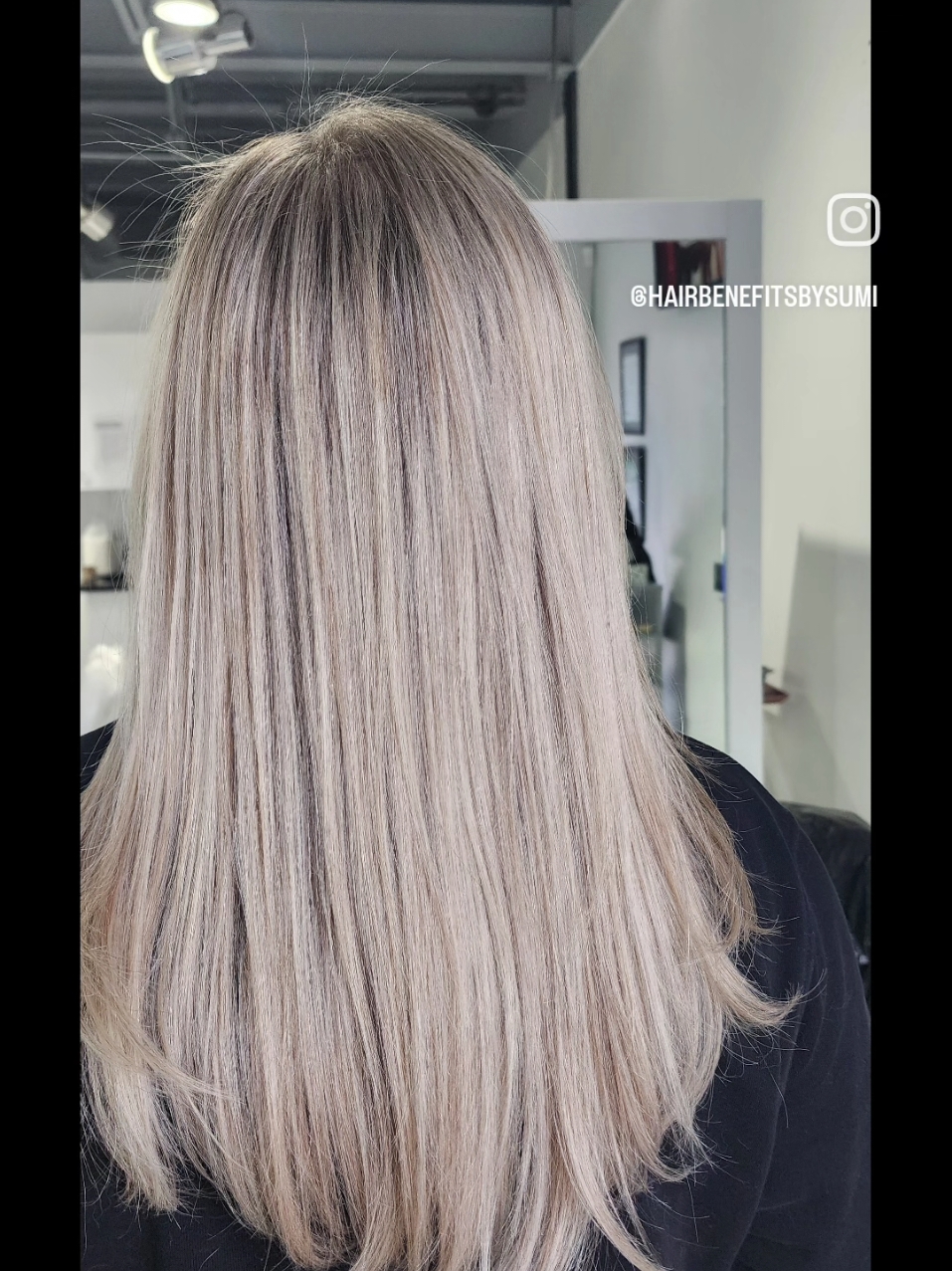 holiday hair . . . . . . #blondehighlights #blondehair #blonde #blondebalayage #highlights #balayage #hair #blondespecialist #behindthechair #hairstylist #haircolor #hairgoals #hairtransformation #balayagehighlights #haircut #blondegirl #babylights #hairinspo #hairstyles #olaplex #modernsalon #hairstyle #longhair #blondehairdontcare #blondebombshell #hairdresser #balayagehair #hairsalon 