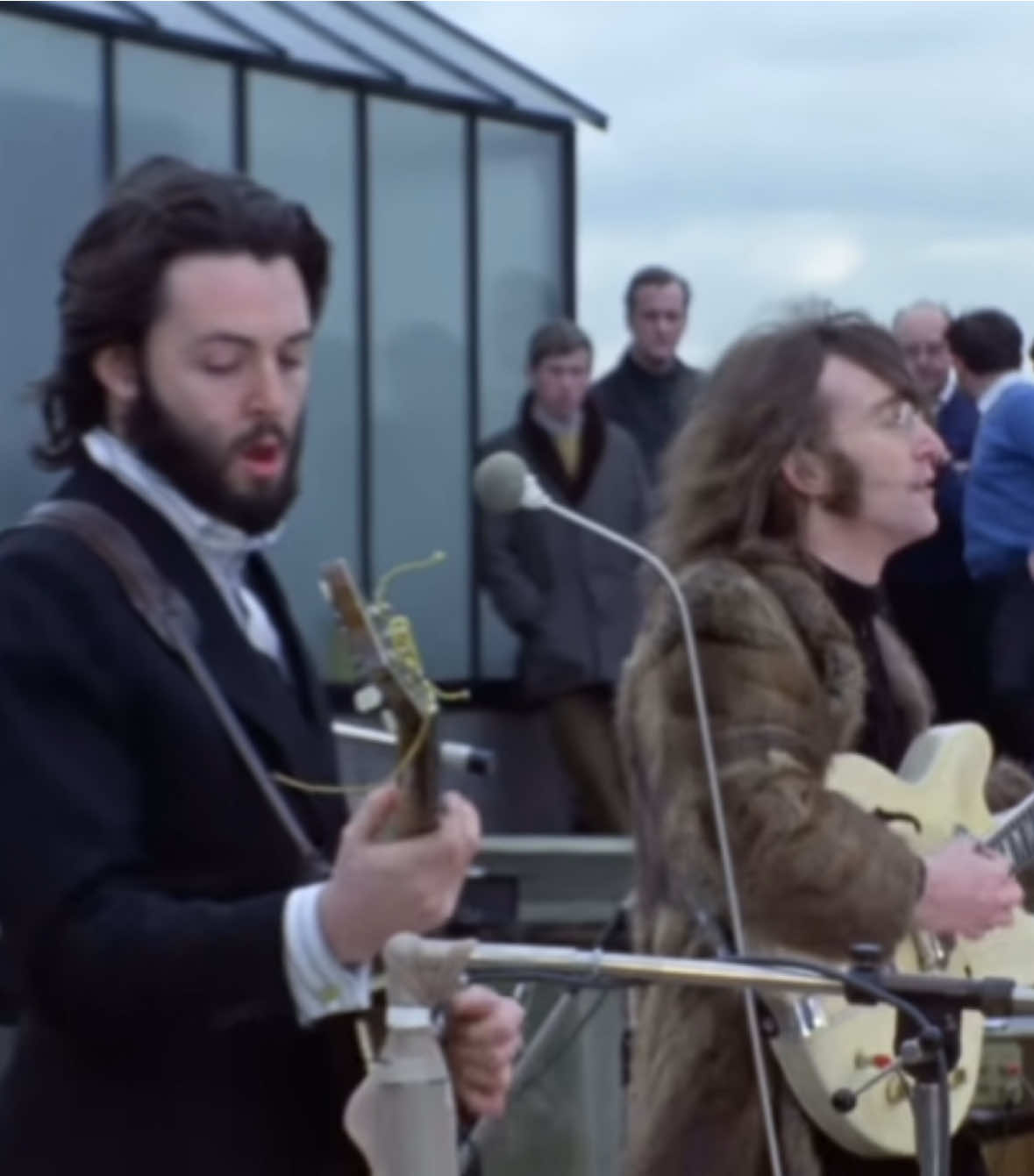 Don’t Let Me Down - The Beatles (Rooftop Concert, 1969) #thebeatles #classicrock #rooftopconcert 