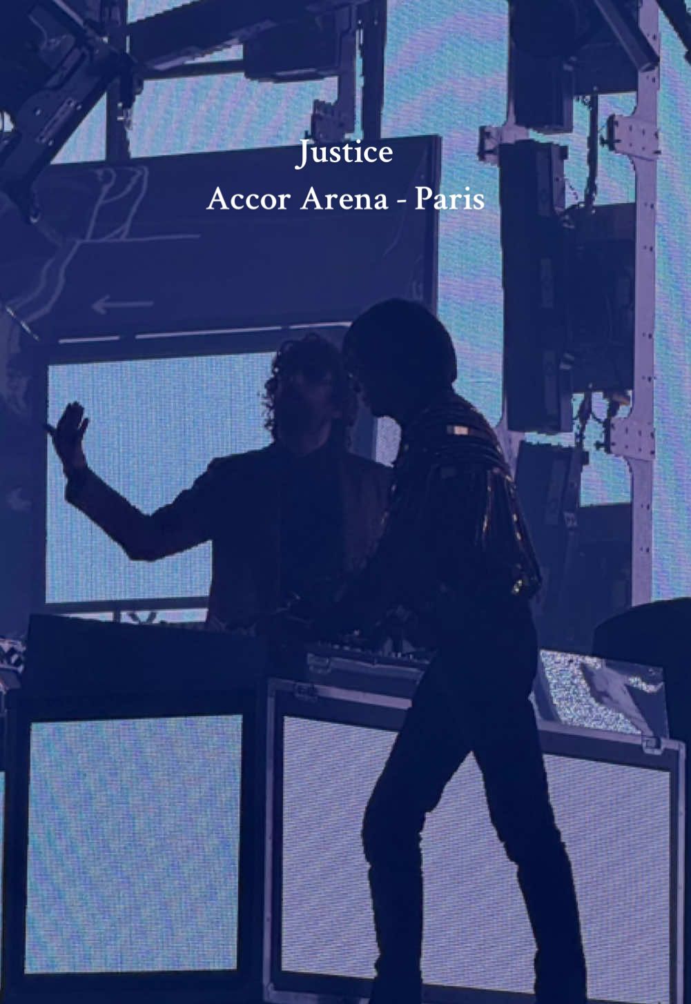 Mais quelle prestation de @Justice hier à Paris.   Un show light comme on voit rarement ! ⚡️🇫🇷 #justice #bercy #accorarena #etjusticepourtous 