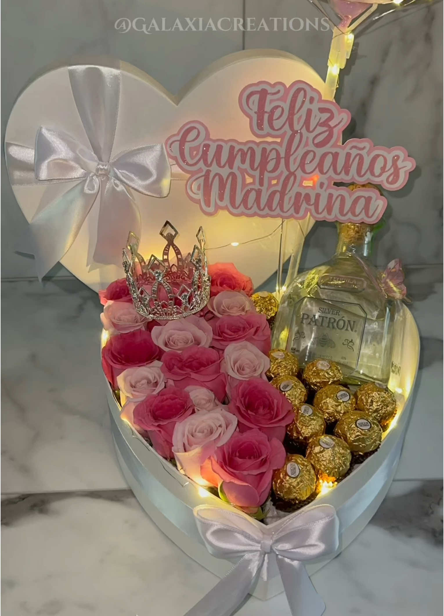 Regalo de cumpleaños para una madrina 💝 #regalospersonalizados #madrina #cumpleaños #heartgiftbox #giftsforher #godmother 