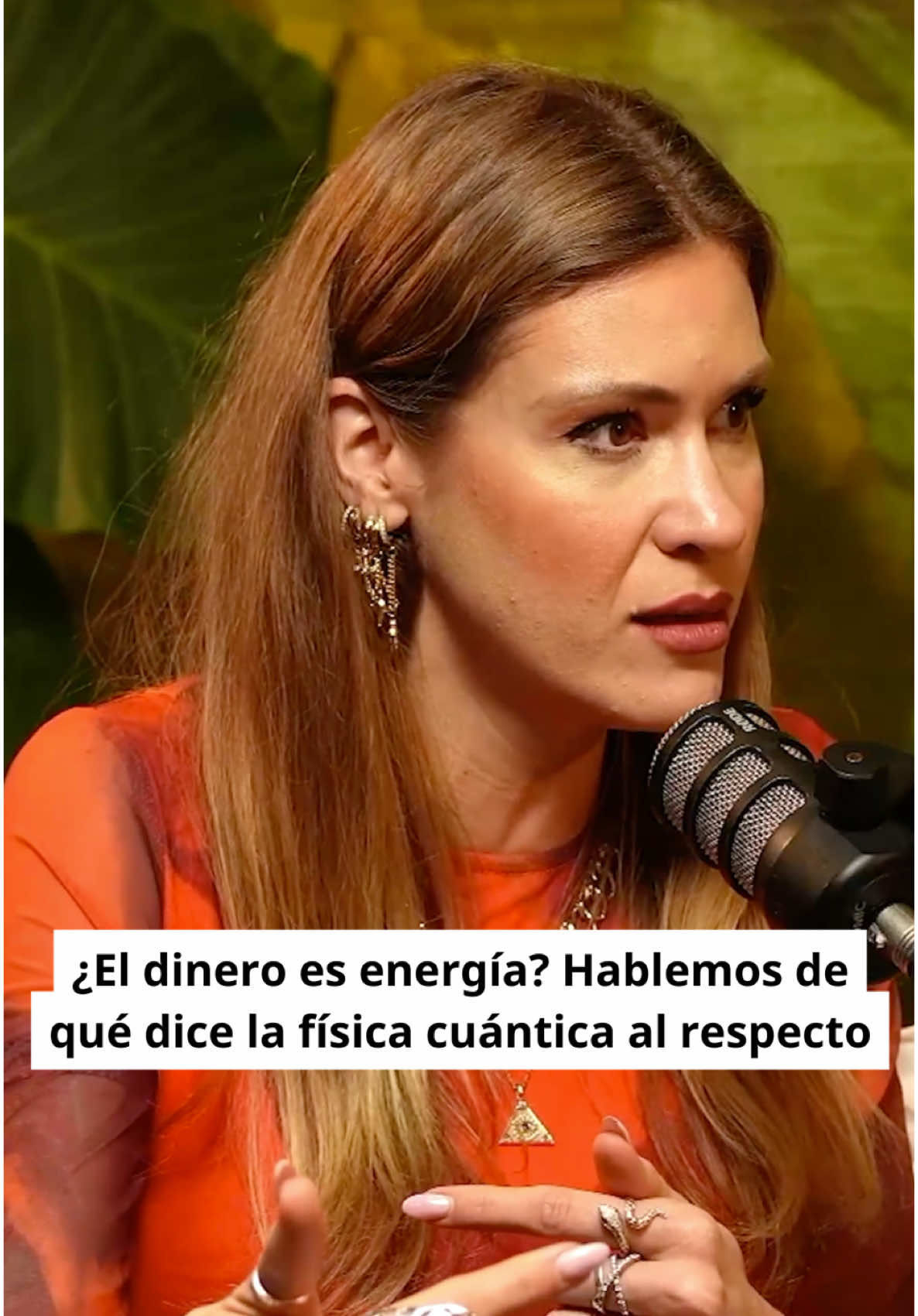 ¿El dinero es energía? Hablemos de qué dice la física cuántica al respecto. Mariana Fresnedo apasionada de la física cuántica, de la espiritualidad y enamorada de la vida, es hipnoterapeuta en hipnosis de sanación por Healing Hypnosis, me acompaña en este episodio de Crear Transforma.  #FisicaCuantica #Hipnoterapeuta #MarianaFresnedo #Espiritualidad #Dinero #Abundancia #SustentoEmocional #Sustento #Prosperidad #Podcast #CrearTransforma #MarionCortina @Quantum Quip 