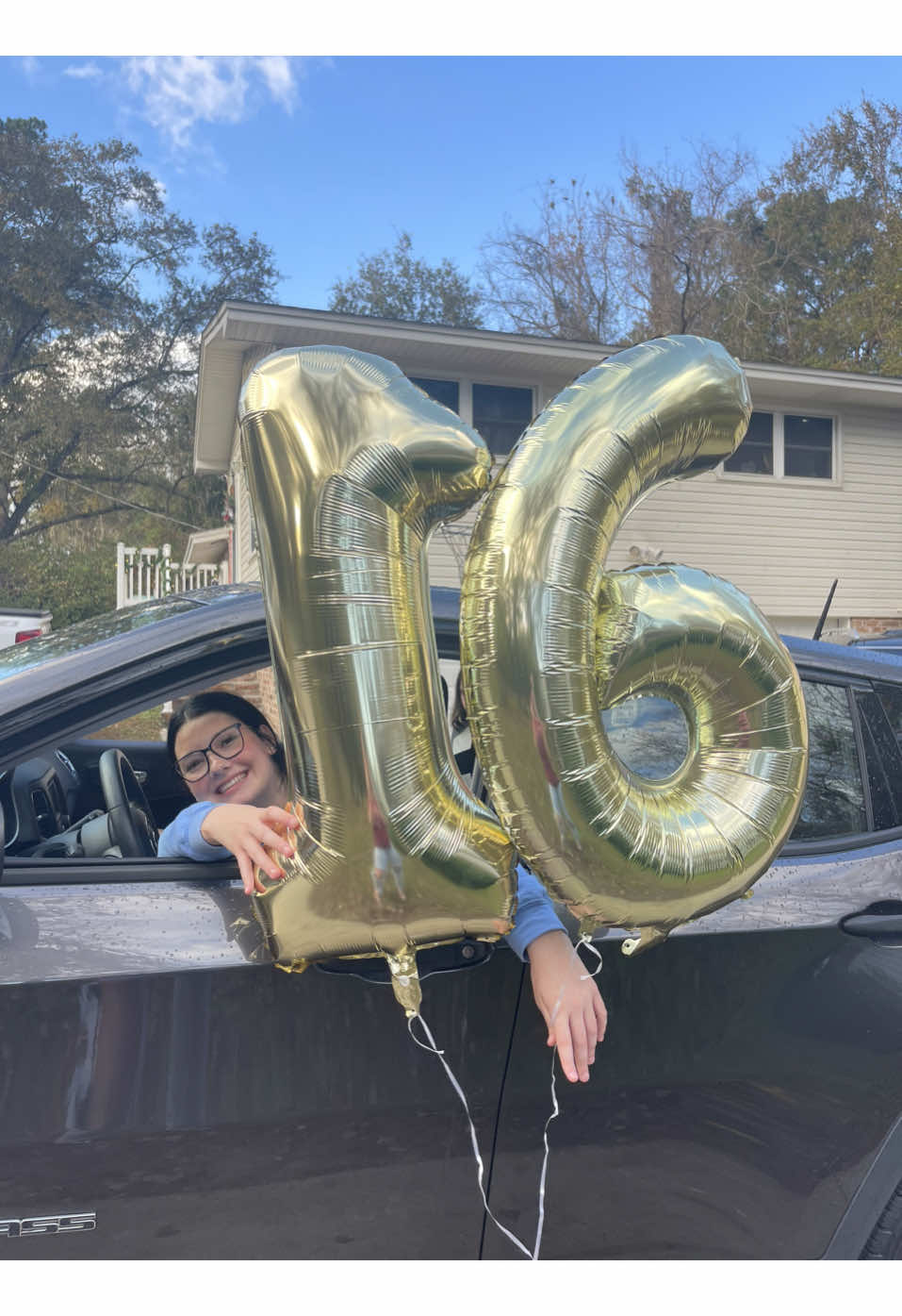 I think she loves it! 💛 We were able to bless our daughter with her first vehicle. She’s worked hard for this moment right here…minus having to pay her monthly insurance; unless this tiktok thing takes off. 🤪  Thank you, @CarMax!!  #duckduckjeep #jeepgirl #jeepsareforgirls #jeepcompass #jeep #sweetsixteen #happybirthday #merrychristmas #teenager #momofteens #fypシ゚viral 