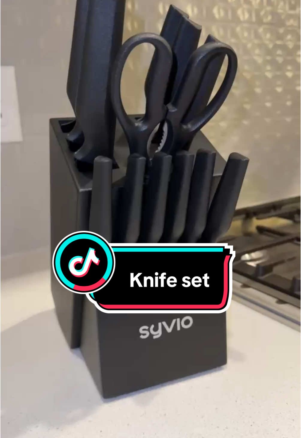 Need a new knofe set? Look at this nice one you can pick up off the shop for a great price #knifeset #knifesets #kitchenaccessories #homeaccessories 