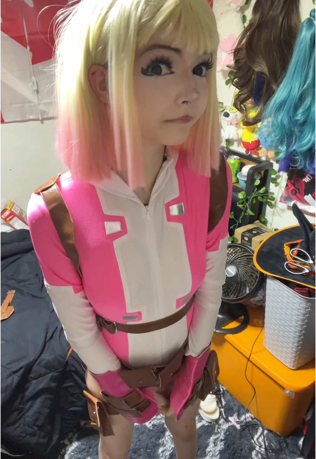 been playing marvel rivals where my jeff the shark at #fyp #marvelrivals #gwenpool #gwenpoolcosplay #fortnite 