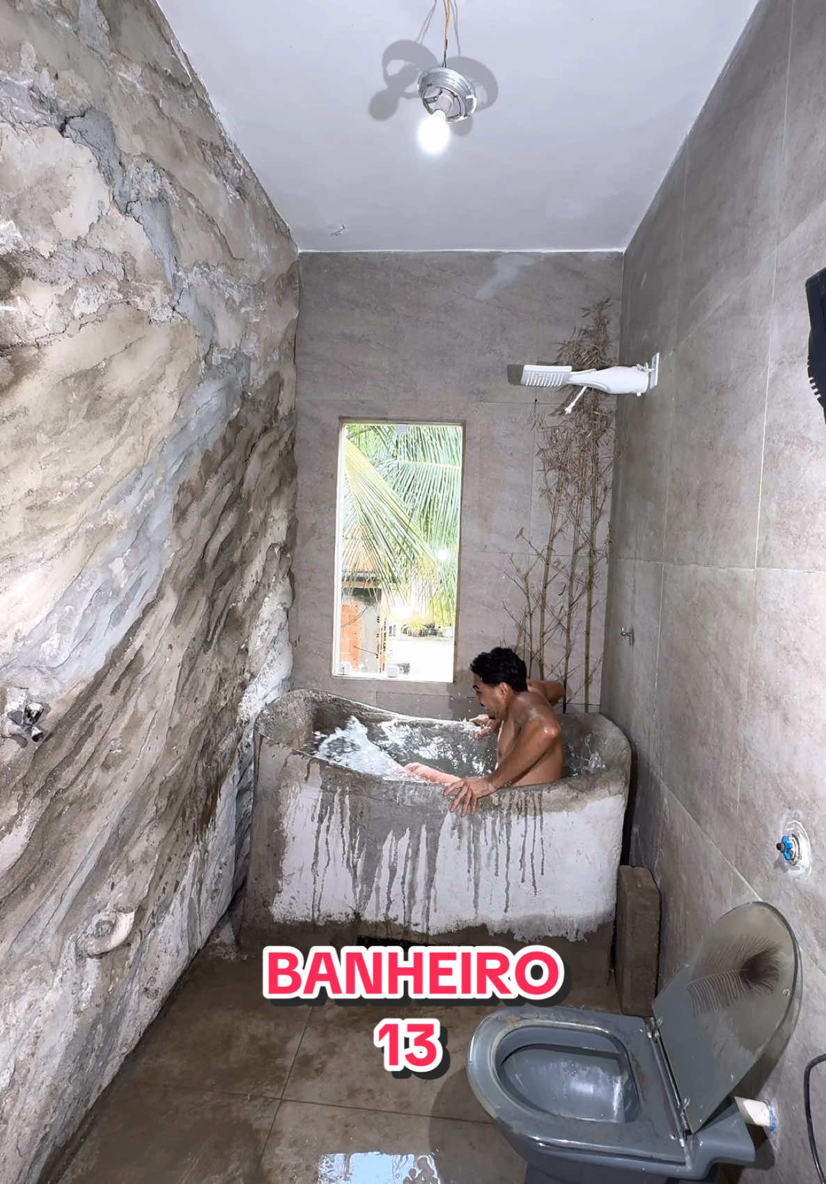 Finalmente a banheira ta impermeabilizada  #reform #DIY #viral 