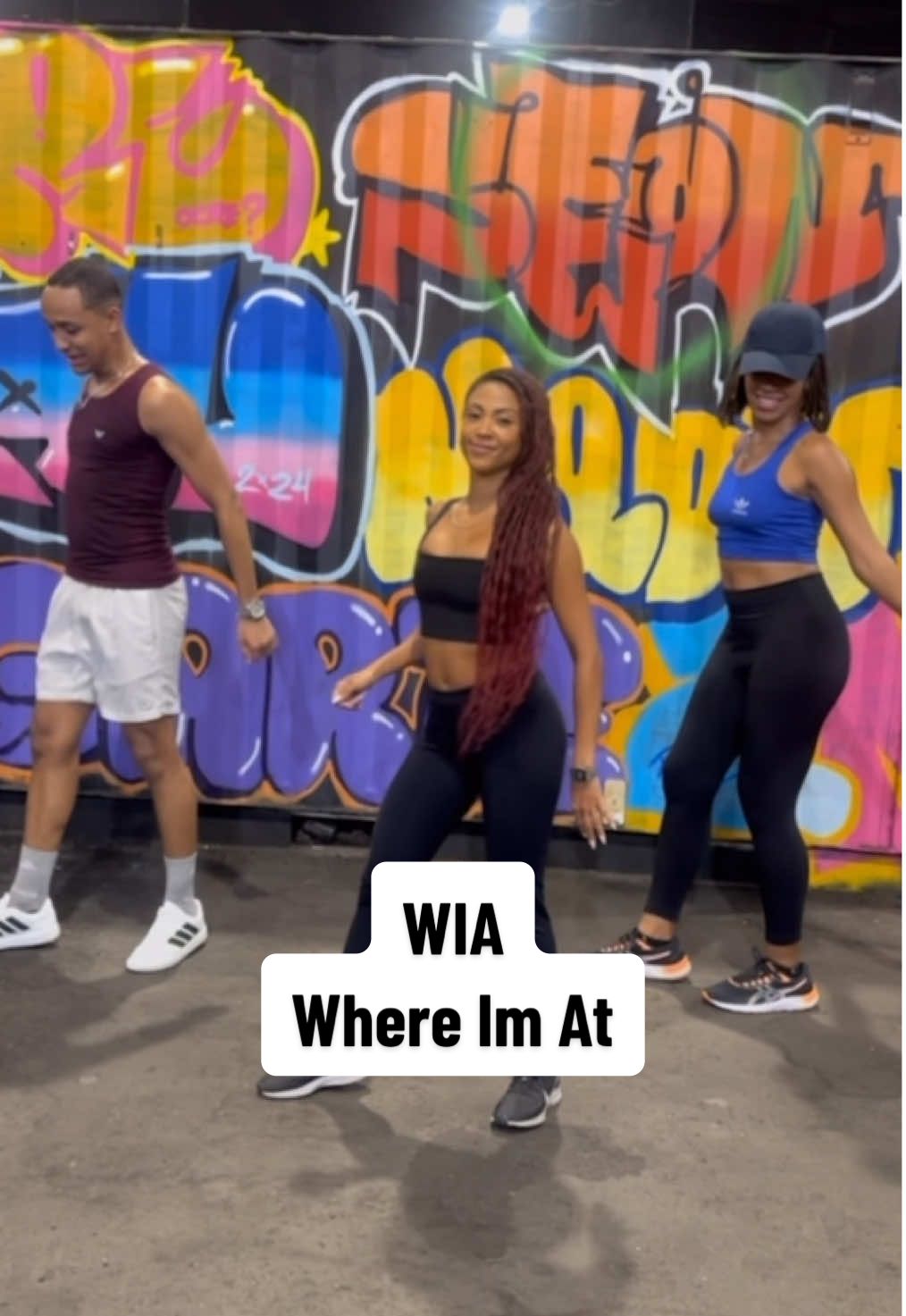 Somos 3k aquii 🫶🏽🫶🏽🥰 E a musica pra comemorar é do TA Tomas - W.I.A (where im at) Com esses maravilhosos da aula @Araujo_021_ @ana do charme  Ediçao do video: Araujo  #passinho #charme #tatomas #whereimat #wia #viadutodemadureira 