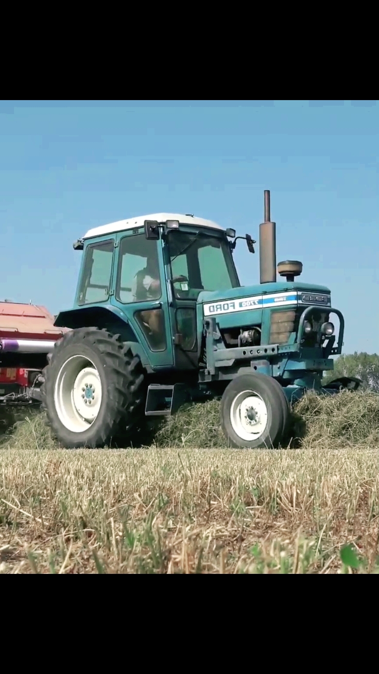 รถไถ อัดฟาง/อัดหญ้า ฟอร์ด Ford 7700 #เทรนด์วันนี้ #longervideos #ford #tractor #รถไถ #agriculture #เกษตรกรรม 