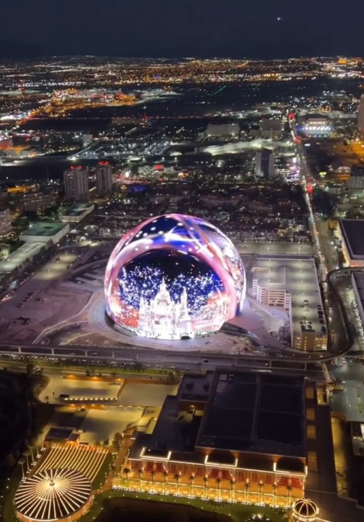 Heard you all like snow globes ☃️🏰 #sphere #vegas ⁣ ⁣🎥: claytonhaam / IG