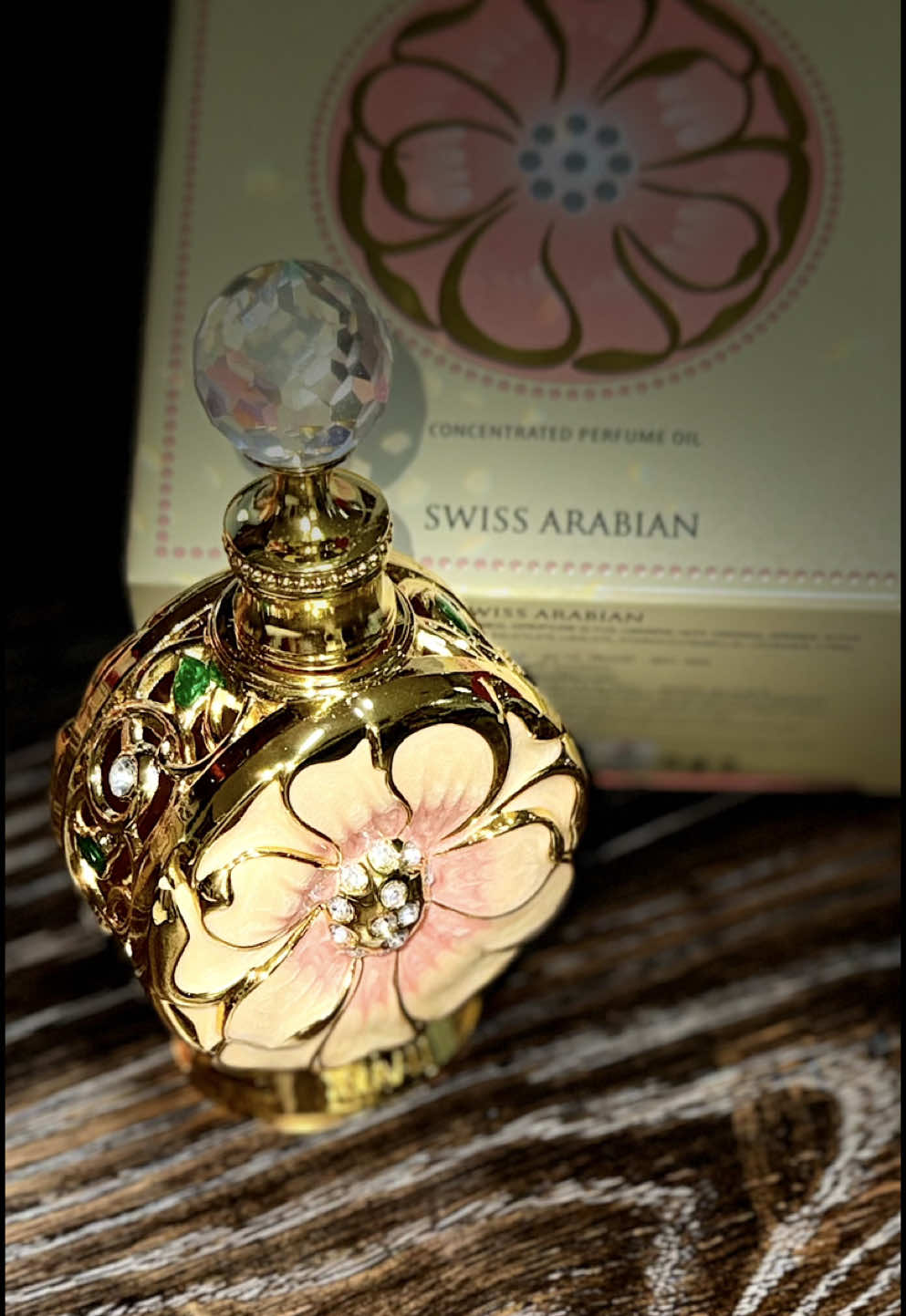 #creatorsearchinsights best arabic fragrance oil .  I love to use oils ans this ibe is so relaxing slide sweet with a warm floral .. and live my skin so soft is jusf amazing @swissarabianperfumes #viralproducts #arabicfragrance #viralscent #christmasgiftideas #christmas #viralperfume #womenperfume #arabicperfumeoil 