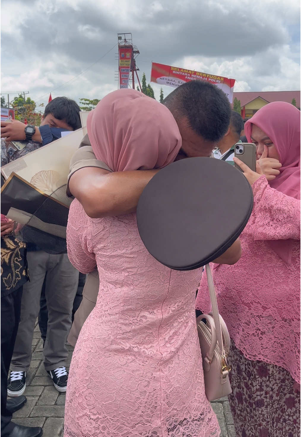 selamat pelantikan atas gelar barunya sayang akuu🥰🫂🤍✨ i’m proud of u bubb🥹 #fyp #fypage