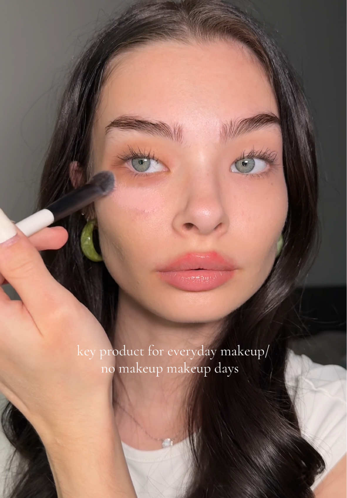 best product for everyday makeup & the no makeup makeup girliesss, this is the first eye brightener that Ive truly fell in love with < genuine truth btw :) 💞#creatorsearchinsights #everydaymakeup #lightmakeup #undereyebrightener 