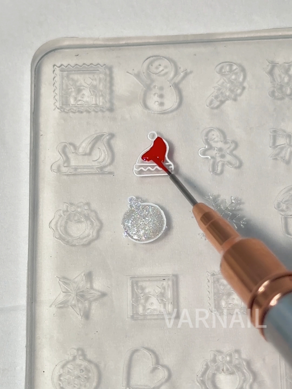 🎄🎅Have fun to DIY your own 5D Nail Sticker with this Nail Art Mold! #holidaynails #varnail #christmasnails #naildesigns #nailtech #nailtutorial #tiktoknails #varnailbox #nailart #nails #nailinspo 