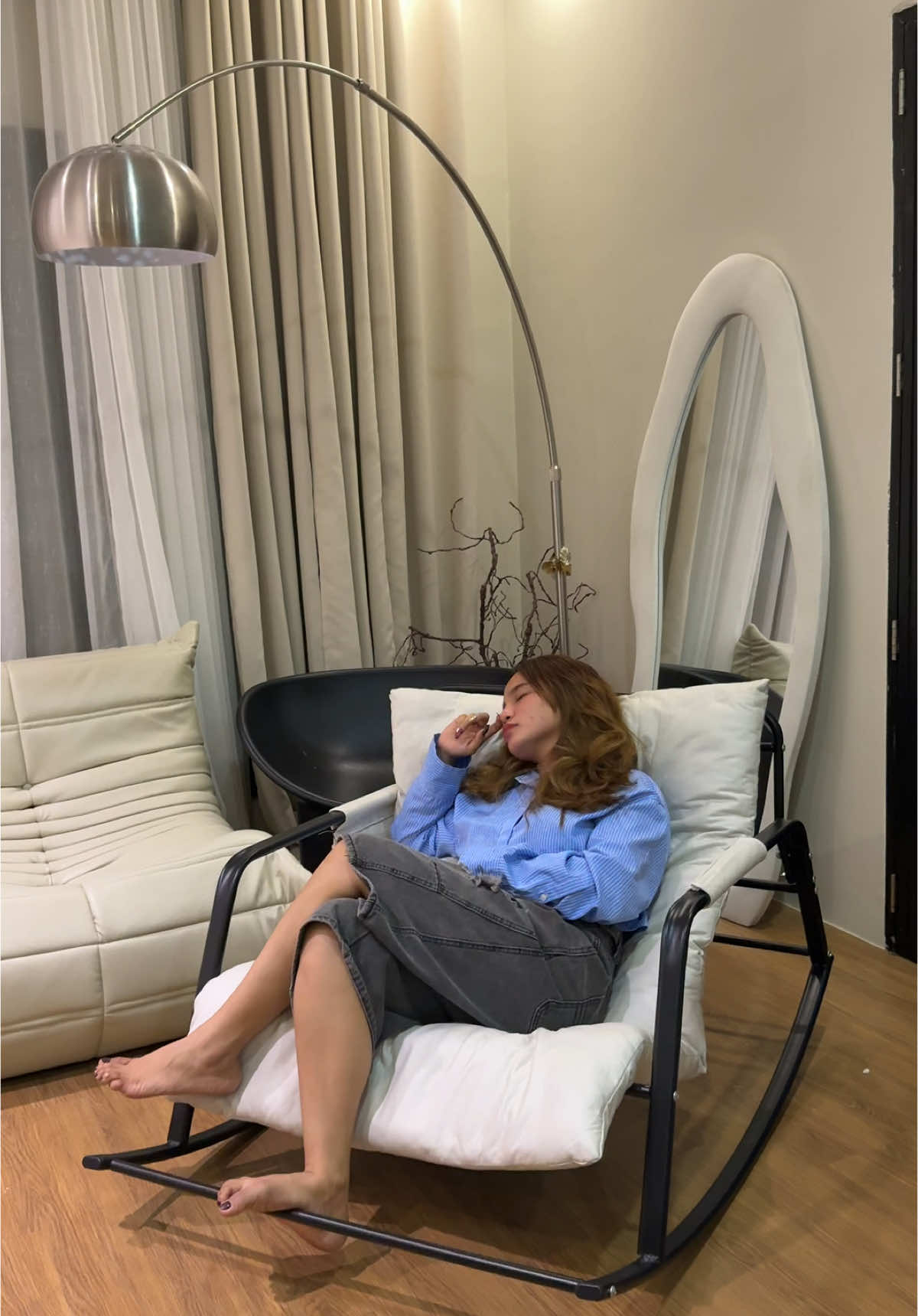 Aesthetic na rocking chair na bagay sa maganda mong bahay eto na yun! #rockingchair #aesthetic #Home #furniture #fyp #family #housedecor #foryoupage 