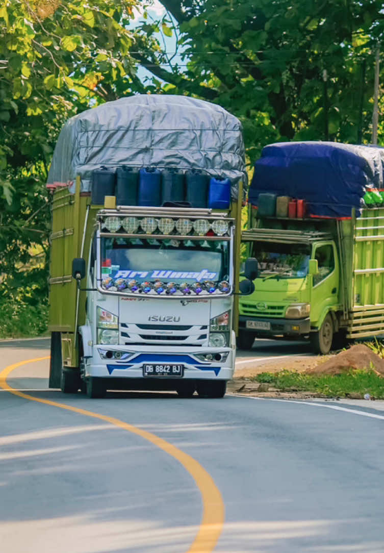 Ari Winata & Balkin Ekspedisi #cctvbmr  #driversulawesi #truklintassulawesi #drivermudapunyacerita😎 #trukloversindonesia #truklovers_sulawesi #truksulawesi #truckdriver #trukmaniaindonesia😍🤙  #trukmodifikasi #pesonatruksulawesi #trukmodifikasiindonesia @Wii🍂🍂🍂 