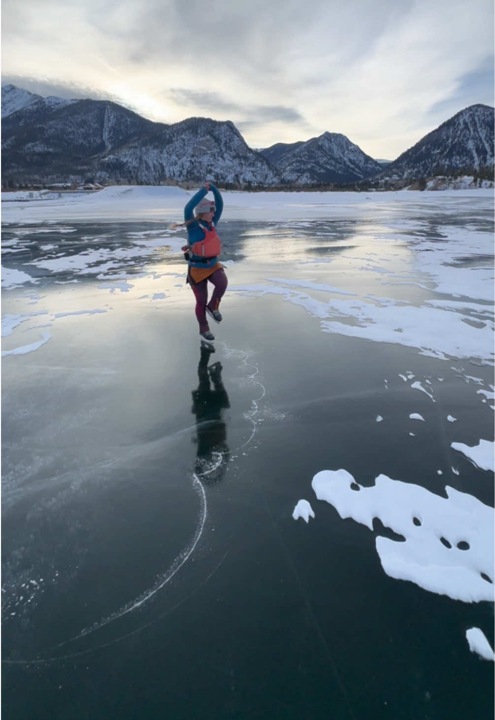 Glassy ice and a beautiful evening to twizzle ✨ #wildice #IceSkating #odr