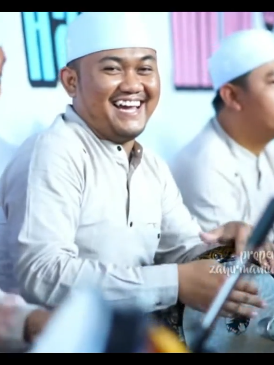 Ada yang nahan dengan Koplonya?  Syiir Tanpo Waton  full video di yutup ZMS  https://www.youtube.com/watch?v=WewhvbQO5Fs #majelisazzahir #majelisazzahirpekalongan #azzahirpekalongan #azahirpekalongan #Azzahir #sholawat #zahirmania #azzahir #darbuka