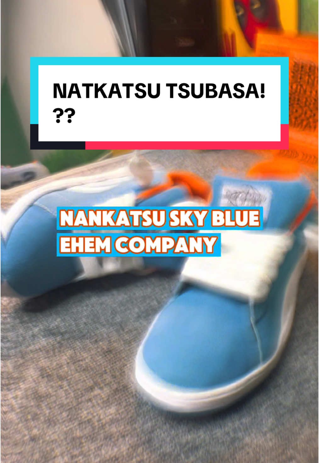 Unboxing Nankatsu Sky Blue dari brand Ehem! Sepatu gemuk suede dengan warna biru muda, putih, dan aksen oranye yang bikin gaya lu makin kece. Bonusnya juga gila-gilaan: stiker, thankscard, kaus kaki, dan totebag! Klik keranjang kuning sebelum kehabisan, cuy! #UnboxingSepatu #NankatsuSkyBlue #sepatugemuk #stylekasual #sepatugendut 