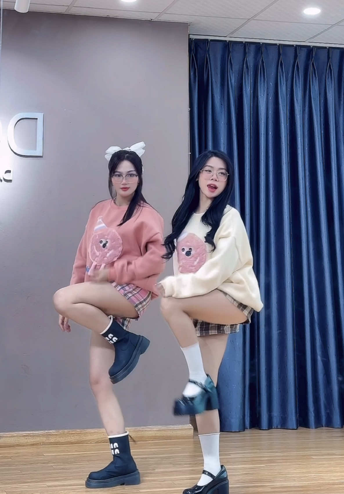 Đấm Búc Sinh như anh trương đình hoàng nào 🥰🥰😊 Đc : @Nguyễn Lan Anh #viral #trending #xh #xuhuong #xuhuongtiktok #tiktoktrend #dance #tiktokdance #challenge 