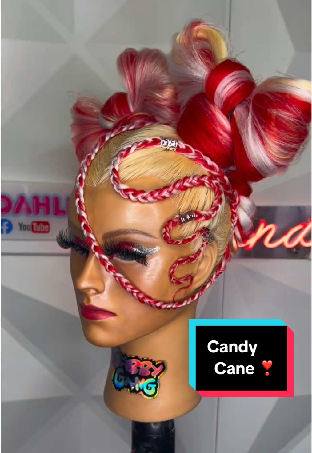 If you caught my Candy Cane Dutch braid bow class today you saw me create this live and learned too 🙌❣️ I loved creating this braidstyle 🤍❣️🤍❣️n my element, turning holiday hair dreams into reality! 🎨🎄 Candy Cane Dutch Braid Bow meets the slithering elegance of snake-inspired braids. Let’s get festive and fierce! 🔥✨ #BraidingGoals #HolidayHairMagic #CreativeVibes #gabby101 #snakebraid #braids #braid #candycane #allthevibes #lml #fyp #fypシ