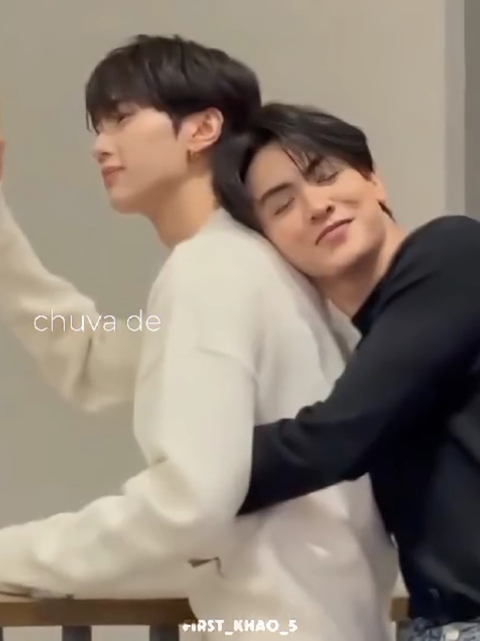 Eles são tudo pra mim 🩵😭, obrigada amig @Firstkhao (My Daddies) ★ 🥺🌸 ib: @elyeei #Joongdunk #joongarchen #dunk #dunknatachai #joongdunk🥑🐱 #theheartkillerseries #joong #starinmymindtheseries #foryou #fyp #vaiprofy  #veuegrinalda @dunknatachai @Chen Joong 