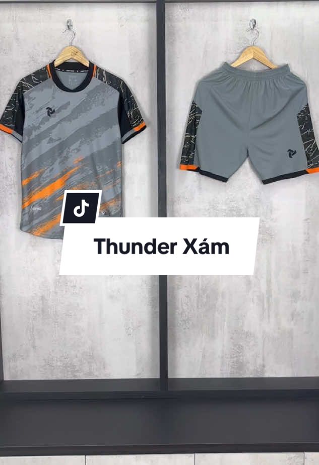 Bộ quần áo bóng đá Just Play THUNDER màu xám nói #justplay #justplayvn #aobongda #aobongdajustplay #justplaythunder #jpthunder #quanaobongda #bongdaphui #futsal