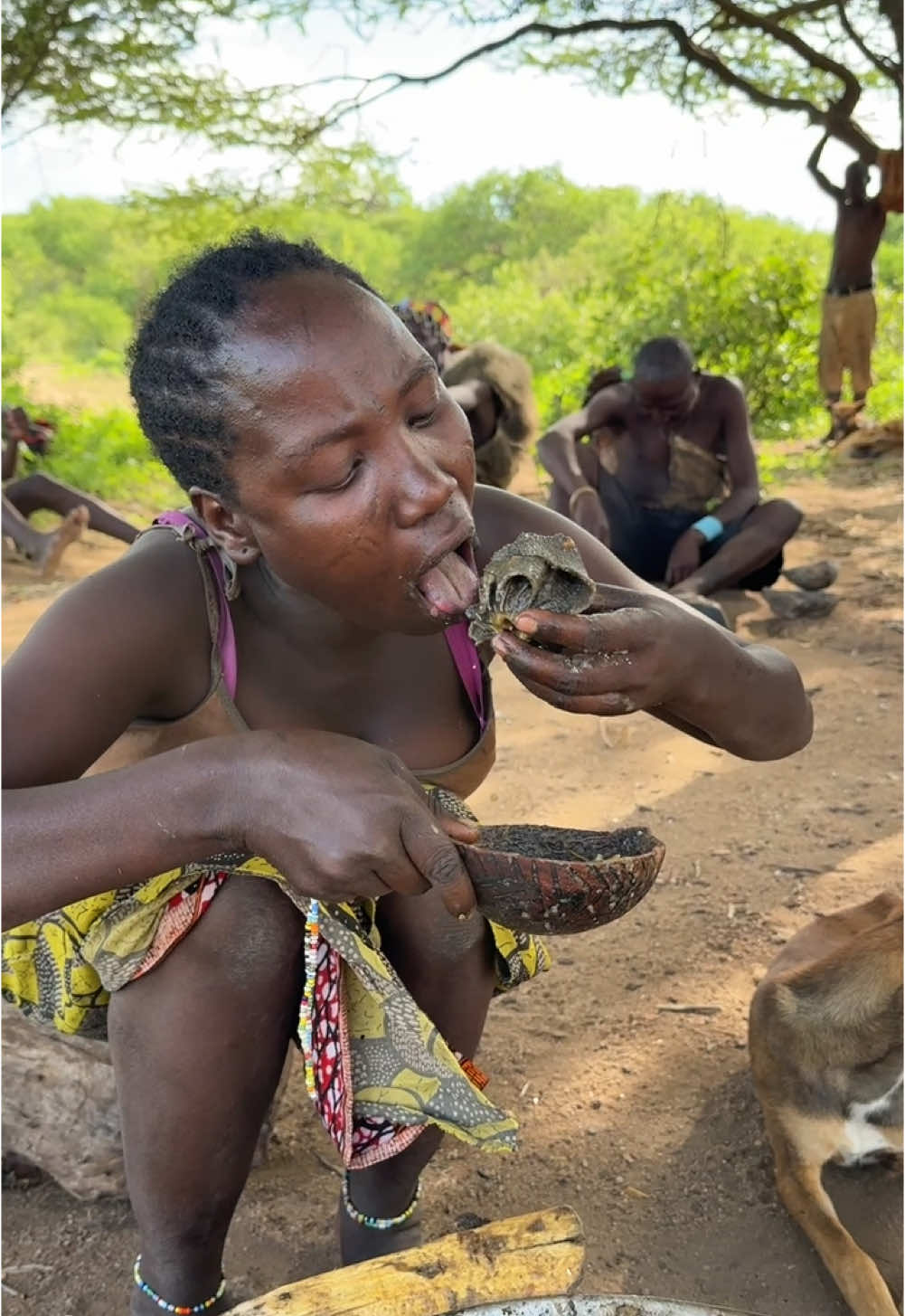 What a Love😮😋‼️ See how Hadzabe woman feeds her kids So delicious food #hadzabetribe #africastories #villagelife #FoodLover #foodtiktok #usa🇺🇸 