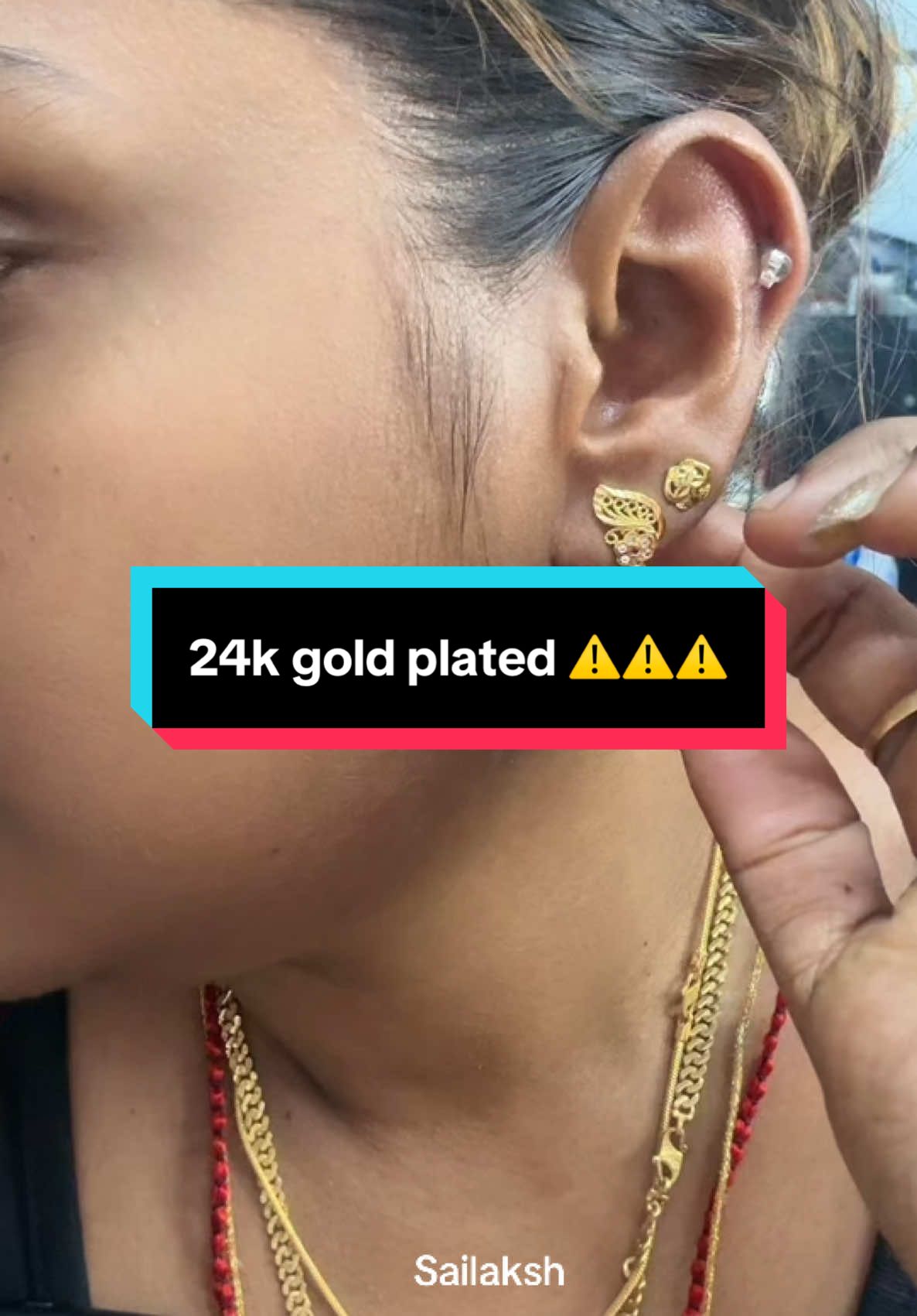 #CapCut #foryoupage❤️❤️ #sailakshmi #affiliatemarketing #tiktokaffiliate #TikTokShop #viralproducts #gogoviral #earrings #goldplatedjewelry #24kgoldplatedjewellery #goldplated #subang #earringslovers #indianearrings #indianjewellery #TikTokShop #goldplatedjewelry 