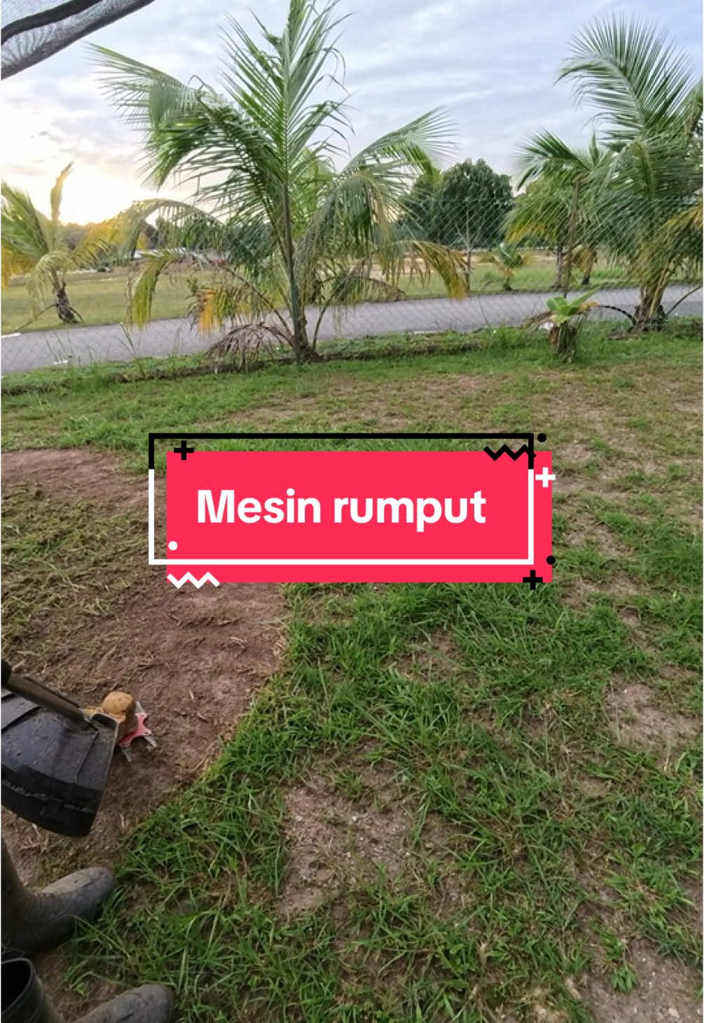 Mesin rumput bateri brushless Santino 2800watt yang menggunakan tali mesin rumput standard. Boleh juga menggunakan bilah mesin rumput biasa #mesinrumput #mesinrumputbateri #mesinrumputsantino #mesinrumputbaterisantino 