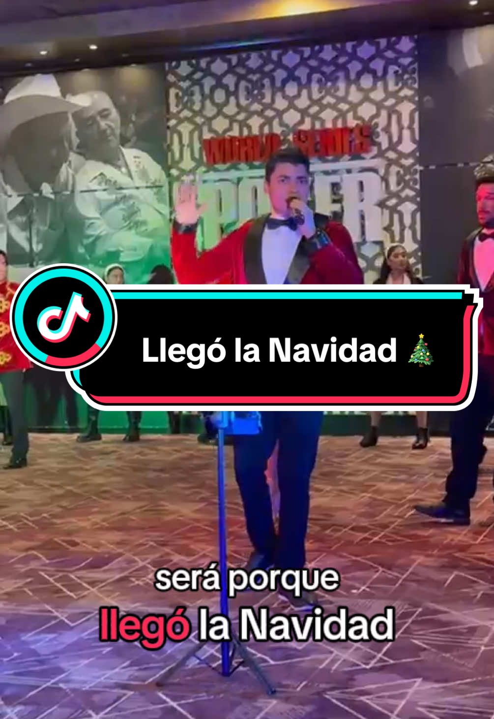 Es una señal de que ya llegó la navidad 🎄 #navidad #conciertonavideño #cantante #musica #luismiguel #llegolanavidad