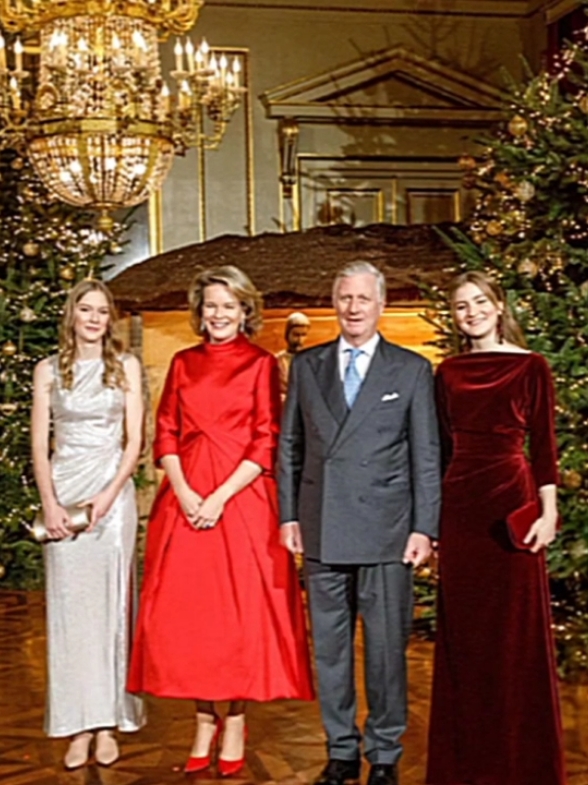 Belgian Royal Family Christmas 🎄🇧🇪 #queenmathilde #kingphilippe #princesselisabethofbelgium #princesselisabeth  #princesseleonoreofbelgium #princesseleonore #royalfamily 