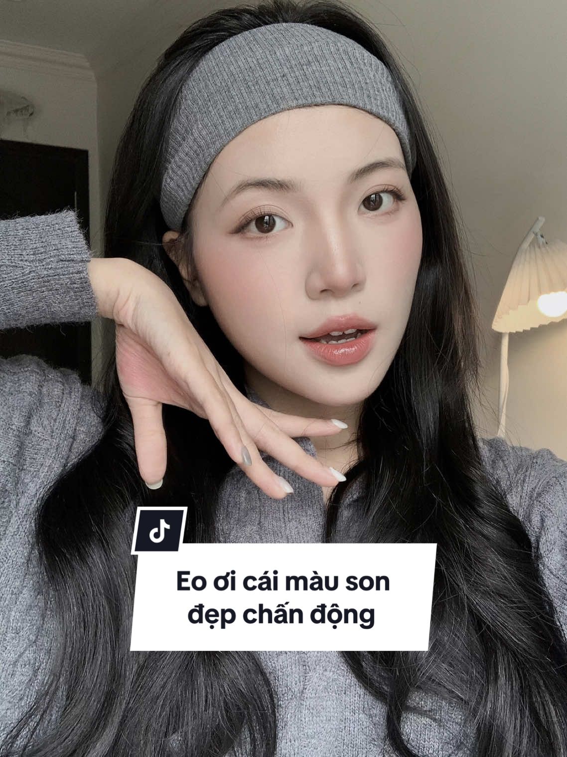 FOMO đi mấy bà ơiii cái màu son nó đẹp vô cùngggg 🥺 #thuchiendaily #blackrouge #makeup #viral 