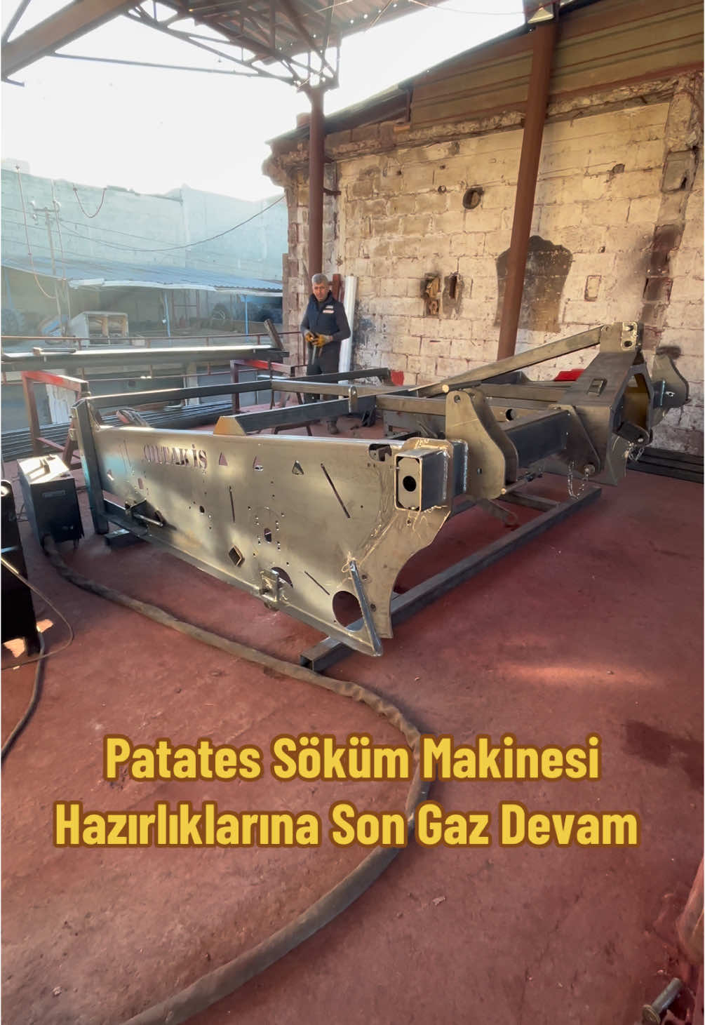 Patates Söküm Makinesi Hazırlıklarına Son Gaz Devam. Beklemede Kalın #ORTAKİŞ #keşfet #flypシ #patates #söküm #hazırlıklar #son #gaz #devam 