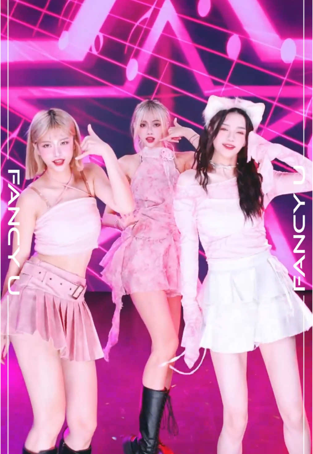 打個電話唄📞 來直播間看看我們🩷🩷 #idolwings #fancyu #美女  #舞蹈 #dance 