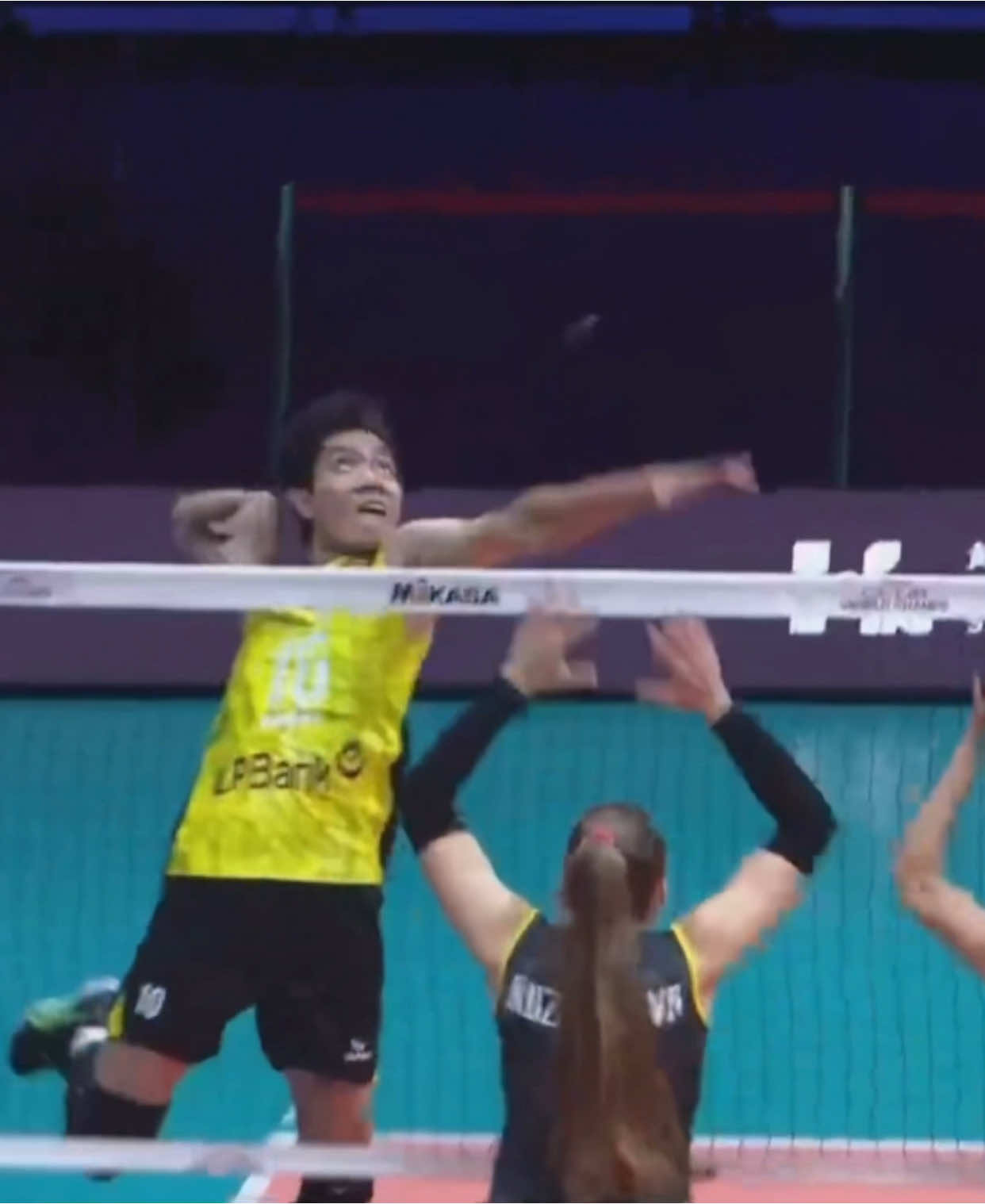 Cuối cùng thì nhà đài cũng chịu đo tốc độ bóng cho Bích Tuyền 😂#volleyball247 #bongchuyenoday 