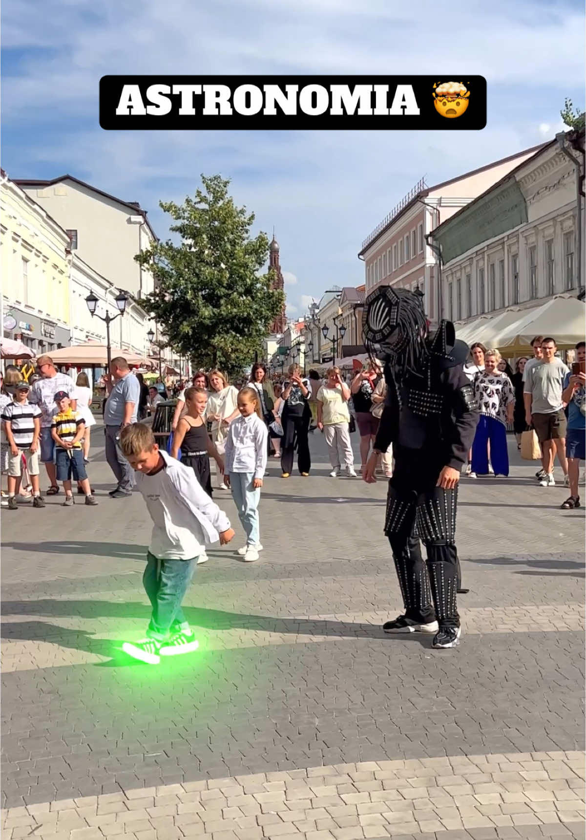 TEACHING SHUFFLE 😨🔥 LITTLE BOY DANCING TREND 🤯