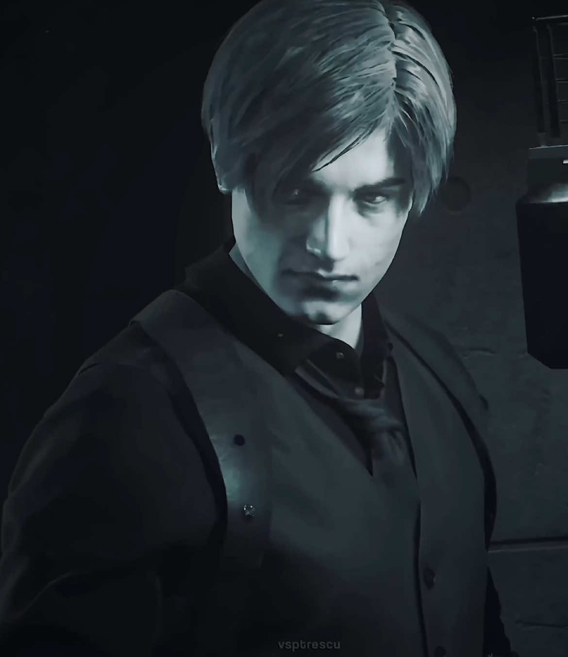 #leonkennedy • | cc: me! | scp: bluwleonscp - #moots? #fyp #leon #residentevil #re2 #horror #game #viral #edit #blowthisup #foryou #vsp #dark #residentevilvillage #residentevilvillage2 #horrorgame #vsptrescu #hot 