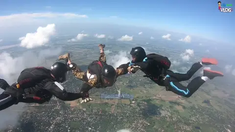 🪂 လေထီးစစ်သည်တွေအတွက်❗Every Jump is First Jump❗ဆိုတာဘယ်လိုဆောင်ပုဒ်မျိုးလဲ ❓✨ 🪂လေထီးစစ်သားဘဝကို ဘာကြောင့် ရွေးချယ်ခဲ့တာလဲ❓တပ်မတော်ရဲ့ လေထီးစစ်သည်တစ်ယောက် ဖြစ်လာအောင် ဘယ်လို လေ့ကျင့်ခဲ့ရလဲ ❓✨  🪂 အမျိုးသားတွေနဲ့တန်းတူ ပင်ပန်းကြမ်းတမ်းစွာလေ့ကျင့်ပြီး ရဲဝံ့စွန့်စားစွာ လေထီးခုန်နိုင်ကြတဲ့ လေထီးစစ်သမီးတွေရဲ့ ပုံရိပ်တွေ❗✨ 🪂လေထီးစစ်သည်တွေ အခုလို အားကစားပွဲကြီးမှာ လှလှပပနဲ့  ပါဝင်အားဖြည့်နိုင်ဖို့ သူတို့ ဘယ်လိုလေ့ကျင့်မှုတွေကို ပြုလုပ်ခဲ့ရလဲဆိုတာကို ပျိုမေတို့ Video လေးမှာ ရိုက်ကူးတင်ဆက်ပေးထားပါတယ်ရှင်✨🪂 💕ပရိသတ်အားလုံးကို ချစ်မြတ်နိုးလျက် ပျိုမေ✨ #ပျိုမေvlog #အမျိုးသားအားကစားပွဲတော် #လေထီးစစ်သား #myanmar #paratrooper #ပြည်တွင်းဖြစ်ကိုအားပေးပါ🇲🇲🇲🇲 #pyomayvlog #foryou #fypシ゚viral 