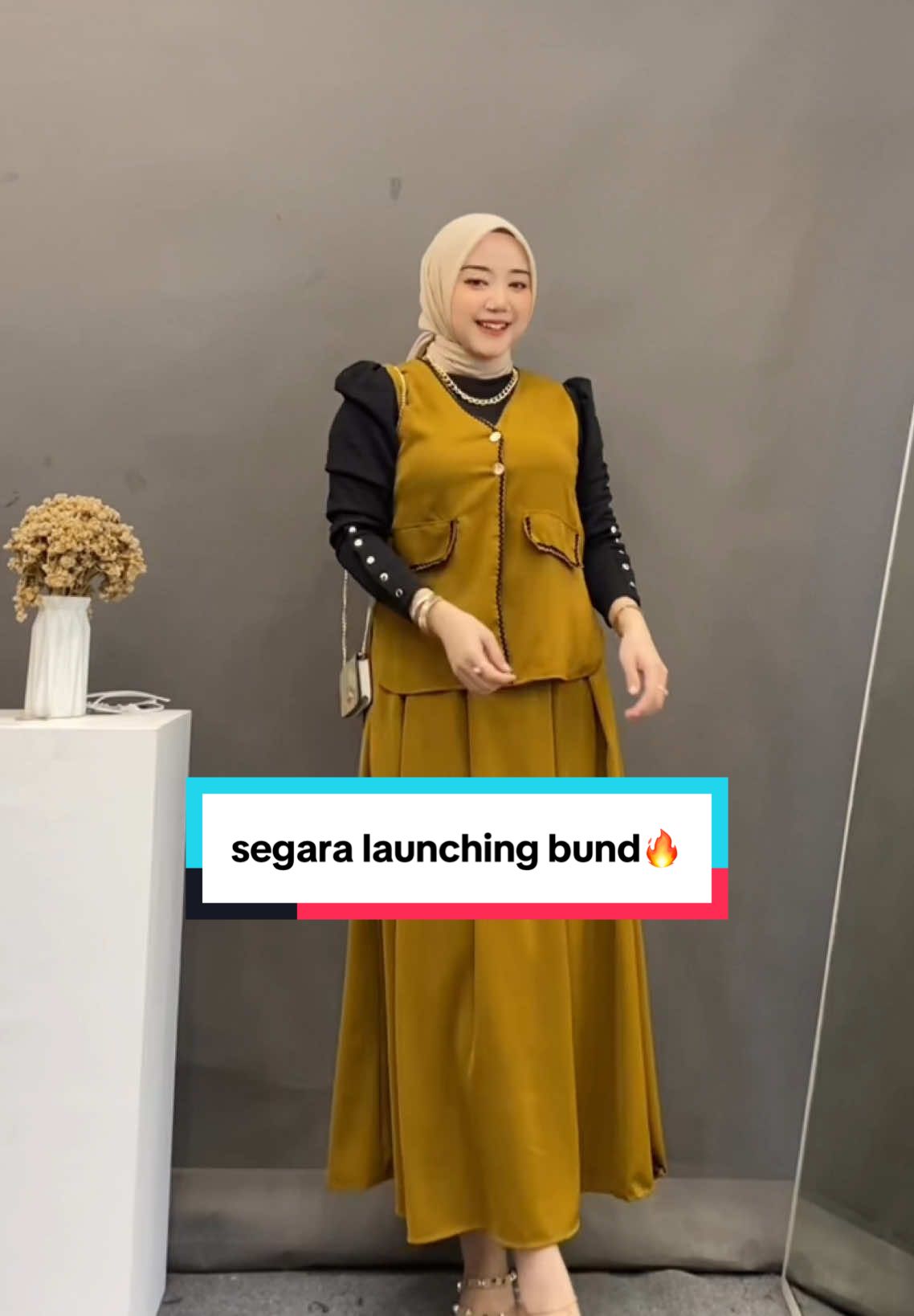 besok bnget kak chinta launching ini bund🔥😍pantengin jam 7📸#foryoupage #TikTokAwardsID #yearandsale #waktuindonesiabelanja #trending #wibgajian #kamismanis #ootdfashion #ayucitrahijab 